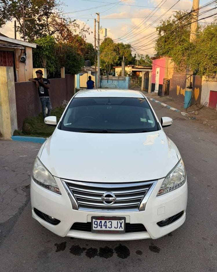 Nissan Sylphy side